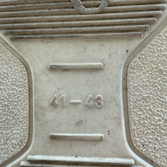 CHRISTIAN DIOR WHITE/DENIM BLUE/NAVY MOON BOOT SIZE RANGE 41-43 (I am a size 9) - Picture 6 of 7